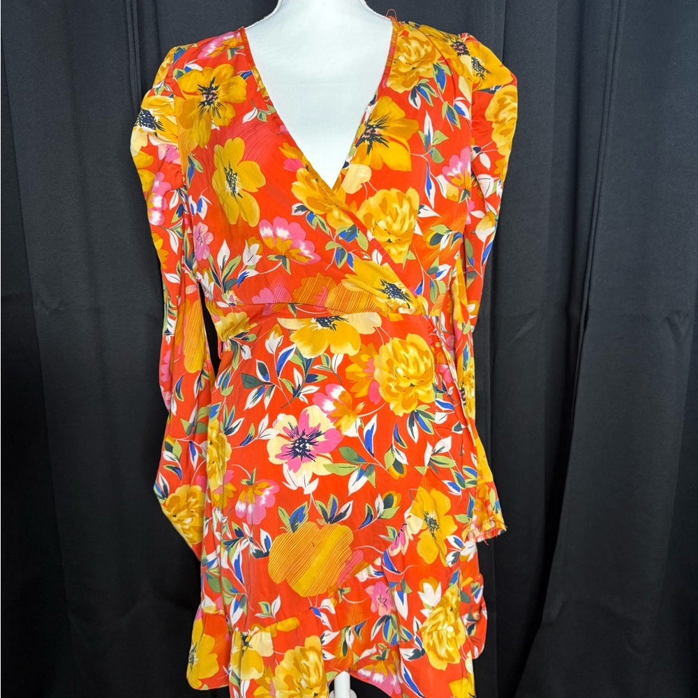 Missguided+ Vibrant Floral Wrap Blouse - Red and Yellow